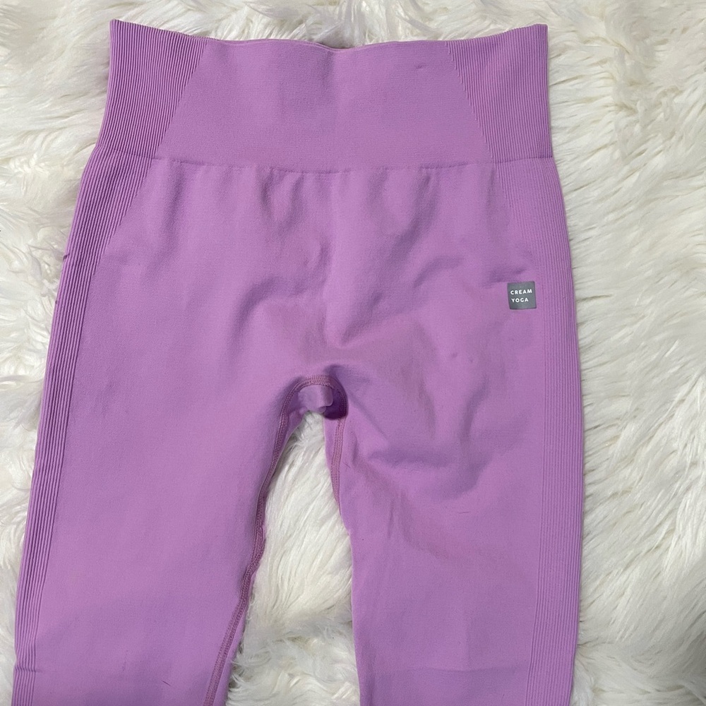 Cream Yoga Lilac Leggings - Picture 2 of 6